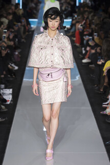 Moschino Fall 2018 Ready-to-Wear , Moschino осень зима 2018 , Fashion show , неделя моды в Милане , MFW , Mainstyles